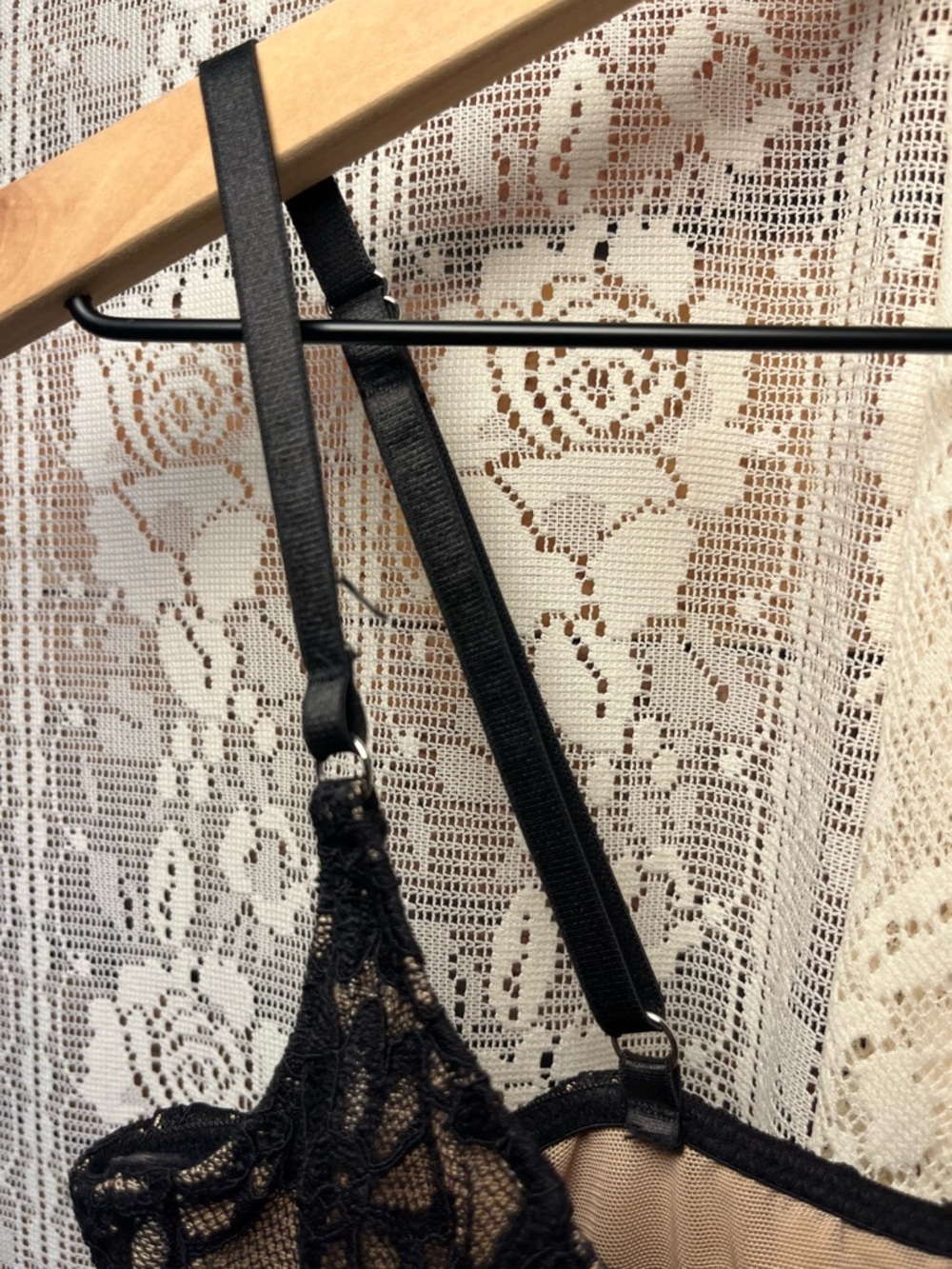White Fox Black Lace Bustier Crop Top (245) - Picture 4 of 10